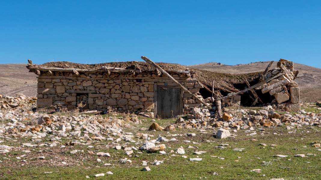 Beğiş'in asırlık taş evleri 13