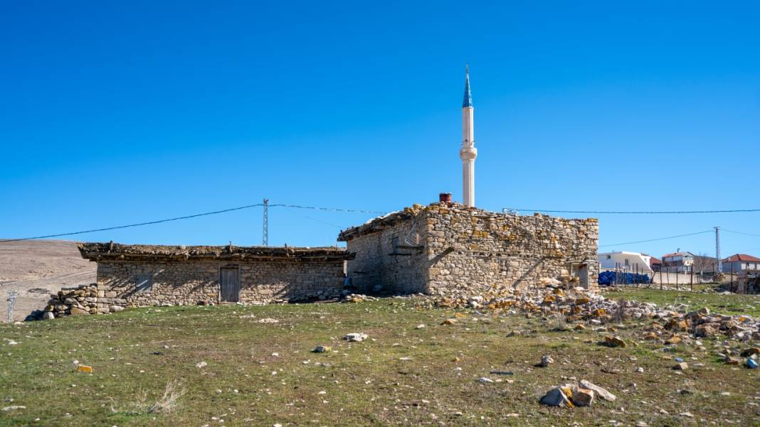 Beğiş'in asırlık taş evleri 4