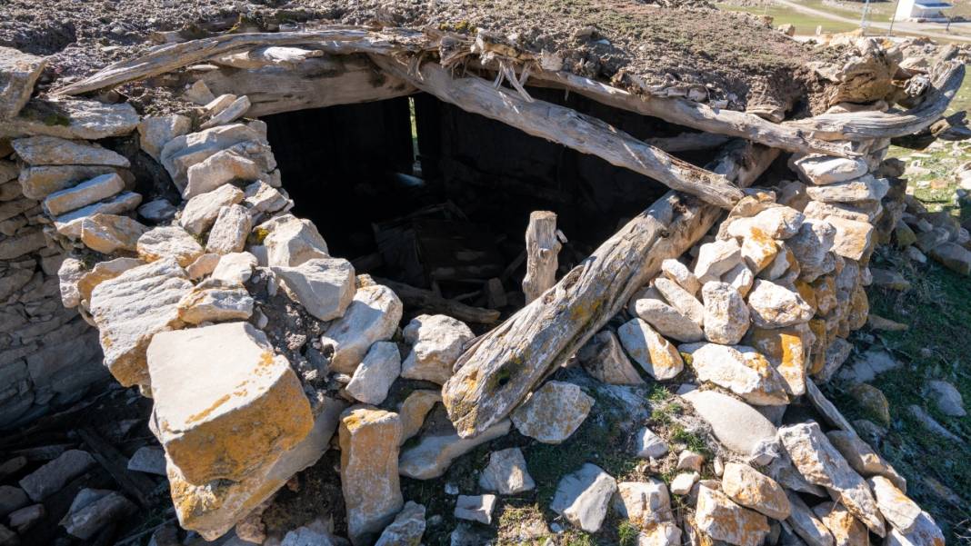 Beğiş'in asırlık taş evleri 7