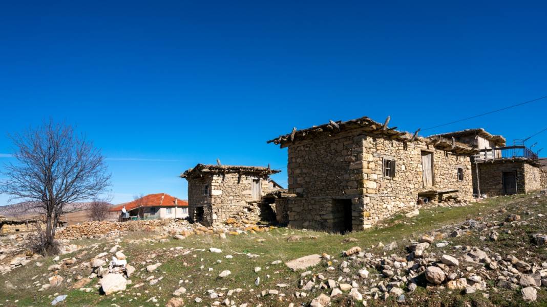 Beğiş'in asırlık taş evleri 9