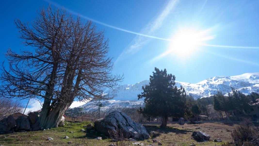 Beydağları'nın bir yanı kış, bir yanı ilkbahar 9