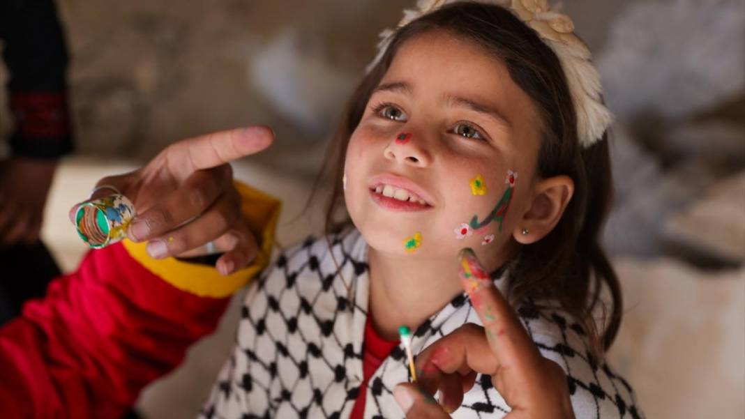 Gazze'de yerinden edilen Filistinliler için iftar düzenlendi 13