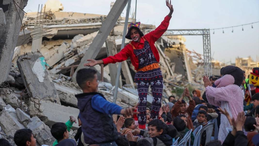 Gazze'de yerinden edilen Filistinliler için iftar düzenlendi 7