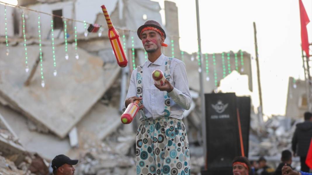 Gazze'de yerinden edilen Filistinliler için iftar düzenlendi 9