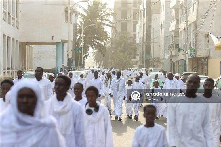 Senegal'de bembeyaz bir bayramı namazı 17