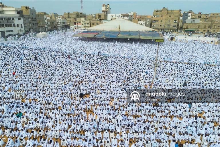 Senegal'de bembeyaz bir bayramı namazı 7