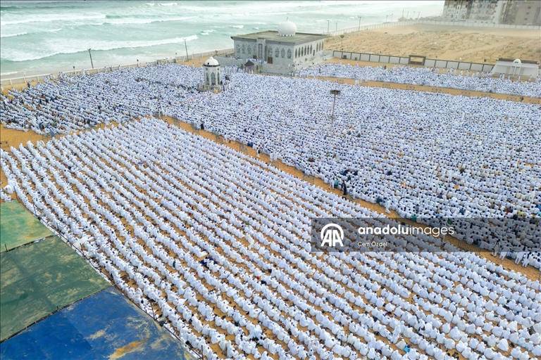 Senegal'de bembeyaz bir bayramı namazı 9