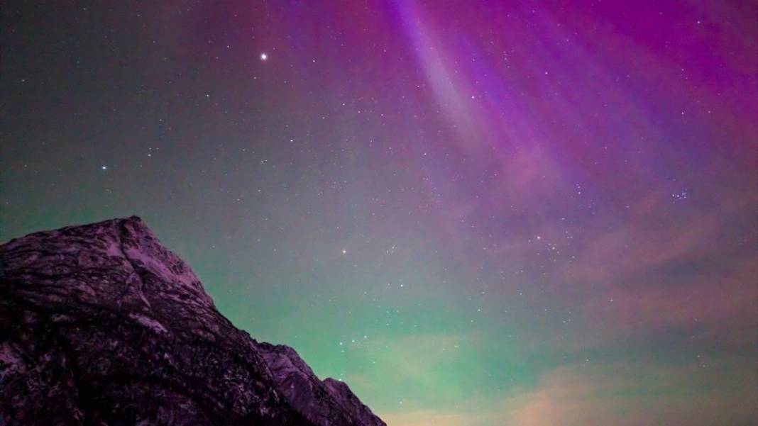 Alaska'nın rengarenk kuzey ışıkları 12