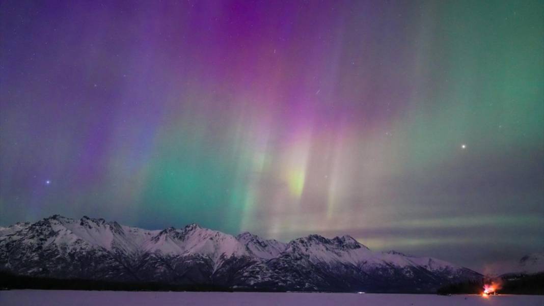Alaska'nın rengarenk kuzey ışıkları 5