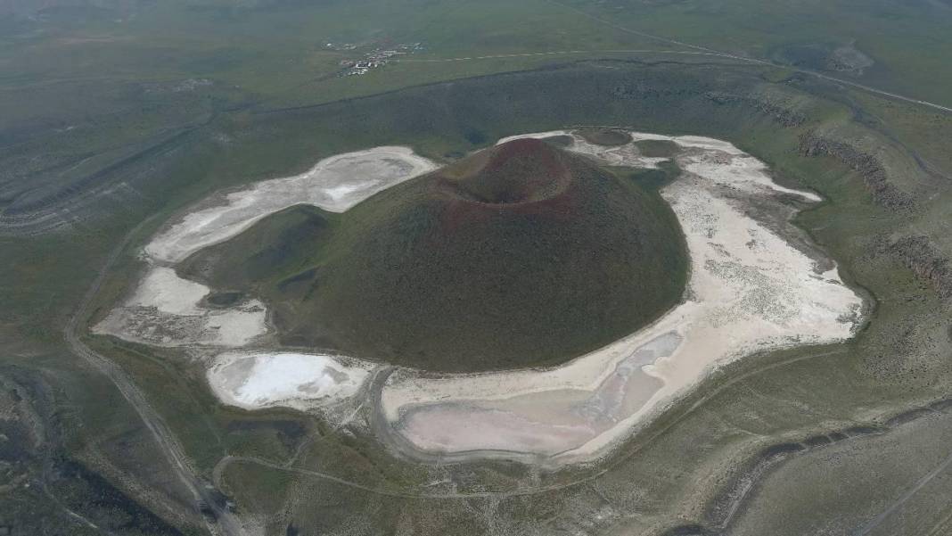 Meke Krater Gölü’nde bahar güzelliği 11