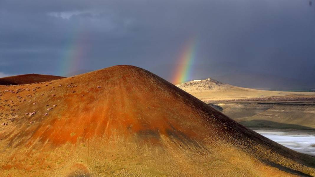 Meke Krater Gölü’nde bahar güzelliği 2