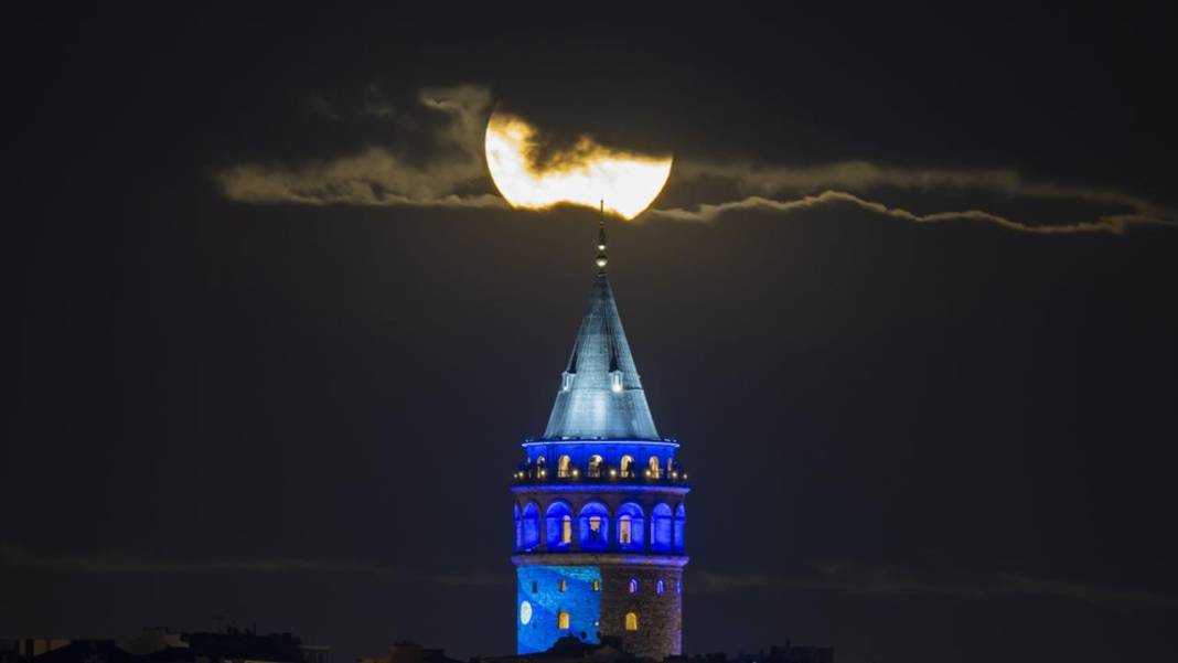 İstanbul'da dolunay 1