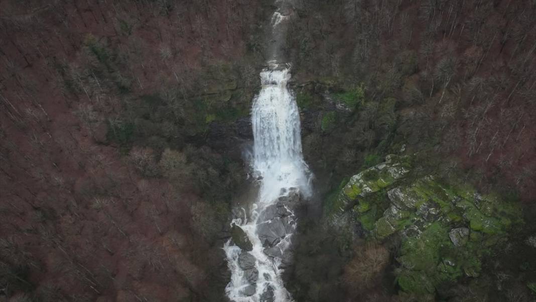 Suuçtu Şelalesi bahar yağışlarıyla coştu 3