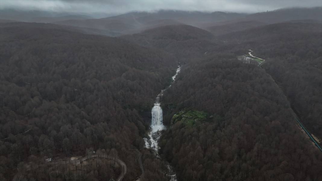 Suuçtu Şelalesi bahar yağışlarıyla coştu 7