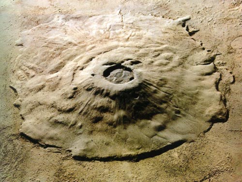 Kainatın en büyük volkanik dağı 18