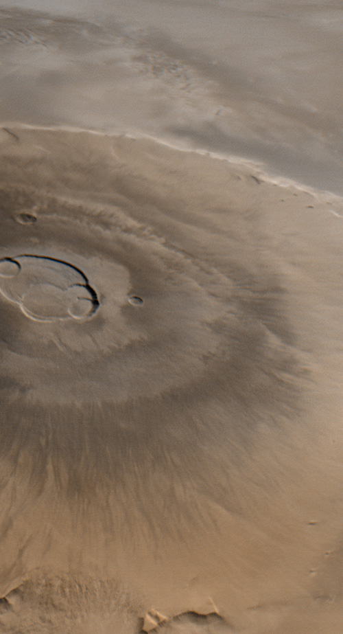 Kainatın en büyük volkanik dağı 6