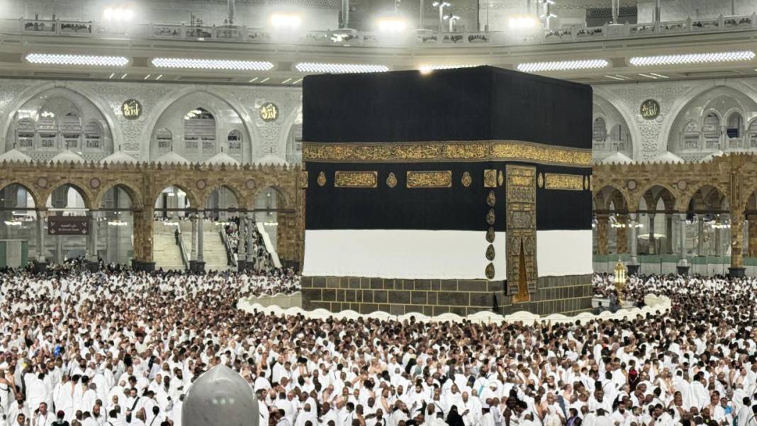 Hacı adayları kutsal mekanları ziyaret ediyor 16