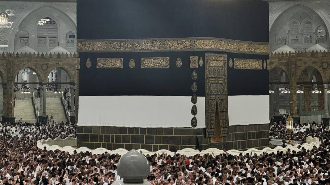 Hacı adayları kutsal mekanları ziyaret ediyor 17