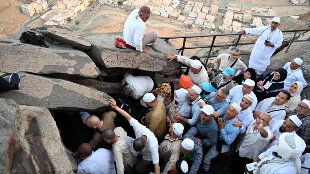 Hacı adayları kutsal mekanları ziyaret ediyor 4