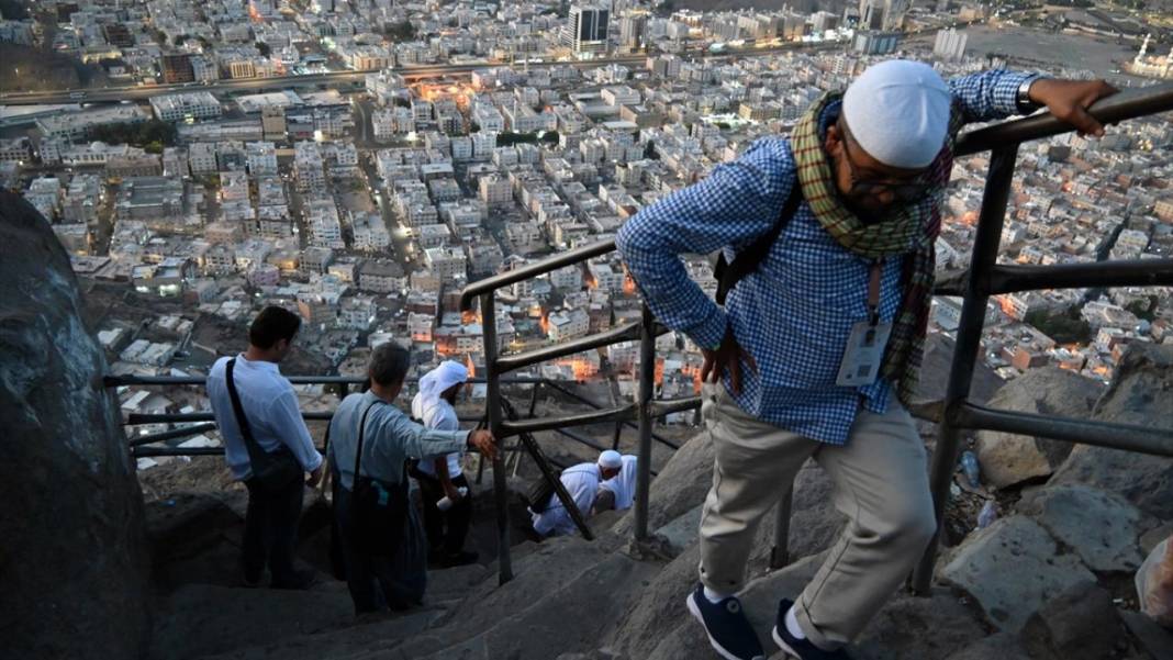 Hacı adayları kutsal mekanları ziyaret ediyor 5
