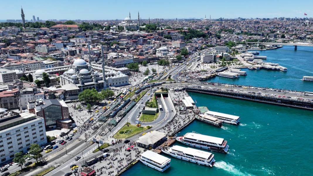 İstanbul Boğazı'nın turkuaz görüntüsü görenleri mest ediyor 9