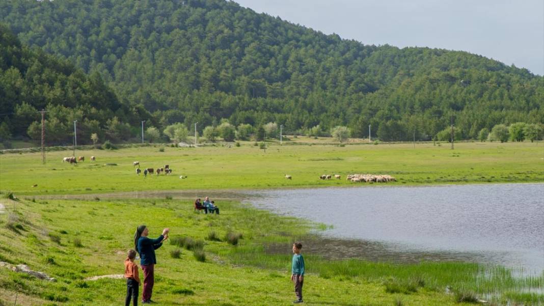 Denizli'nin saklı cenneti 'Yayla Gölü' 12