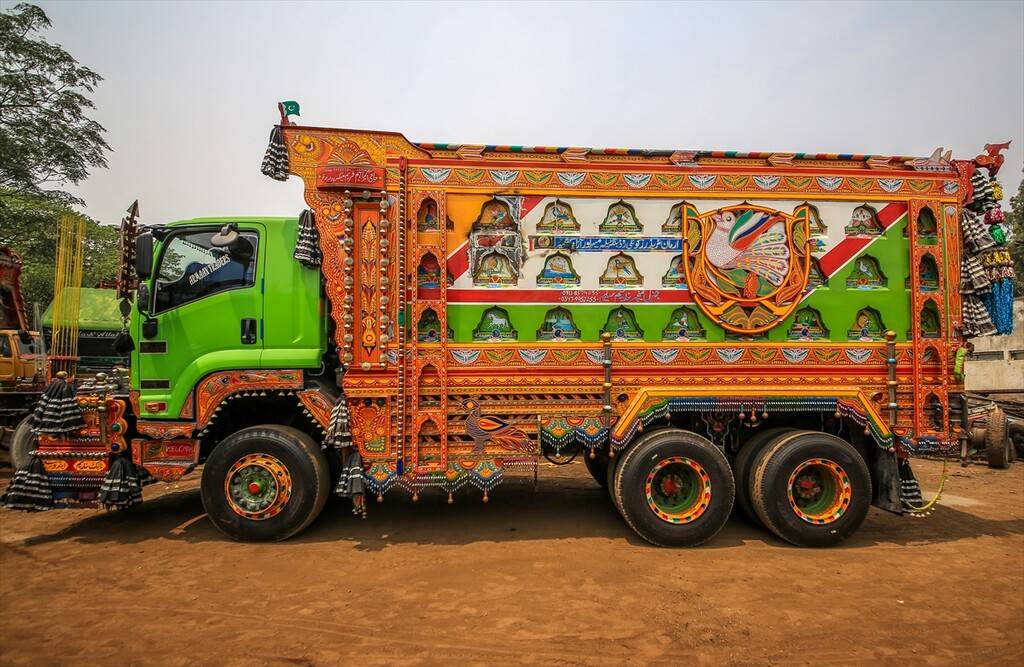 Pakistan'ın boyalı kamyonları ile yollar rengarenk 4