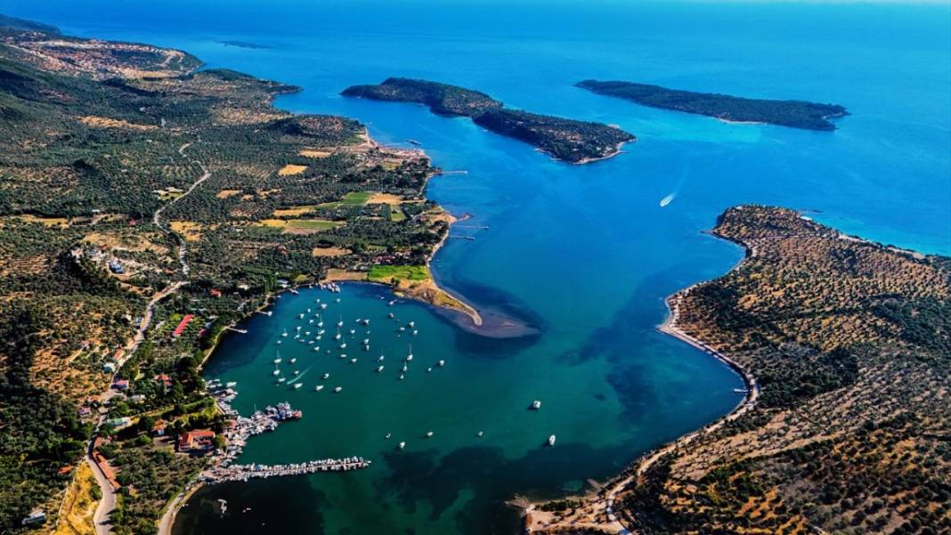 Dikili'nin yaratılış harikası adaları ve koyları 6