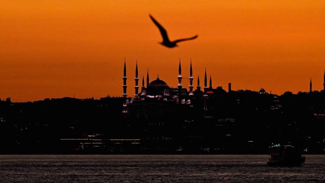 İstanbul'da hilal ve gün batımı 17