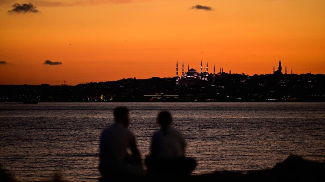 İstanbul'da hilal ve gün batımı 19
