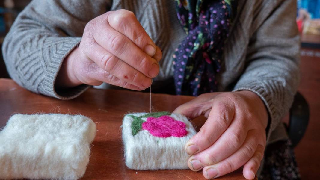 Burdur'un Ağlasun ilçesinden keçe sanatı örnekleri 4