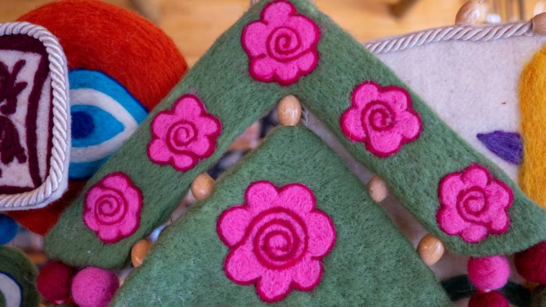 Burdur'un Ağlasun ilçesinden keçe sanatı örnekleri 9