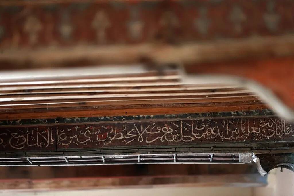 Konya'daki 661 yıllık cami ahşap işçiliğiyle dikkati çekiyor 10