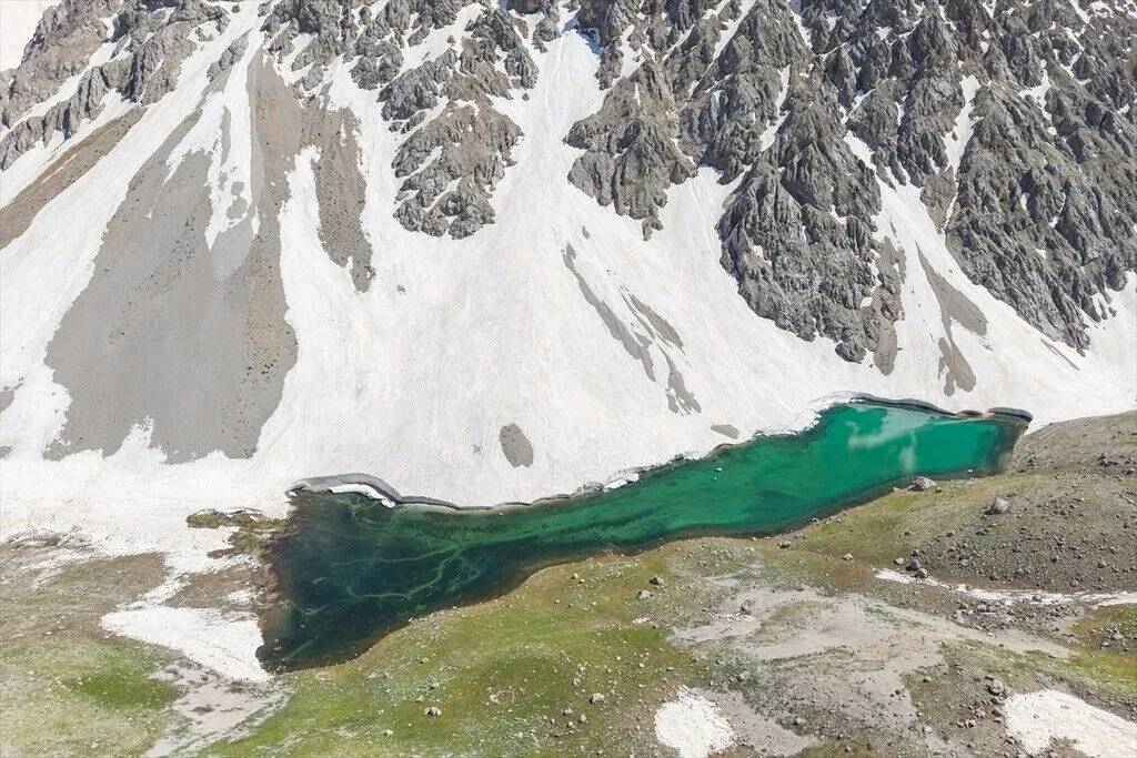 Zorlu zirve tırmanışıyla ulaşılan Tunceli'nin buzul gölleri 9