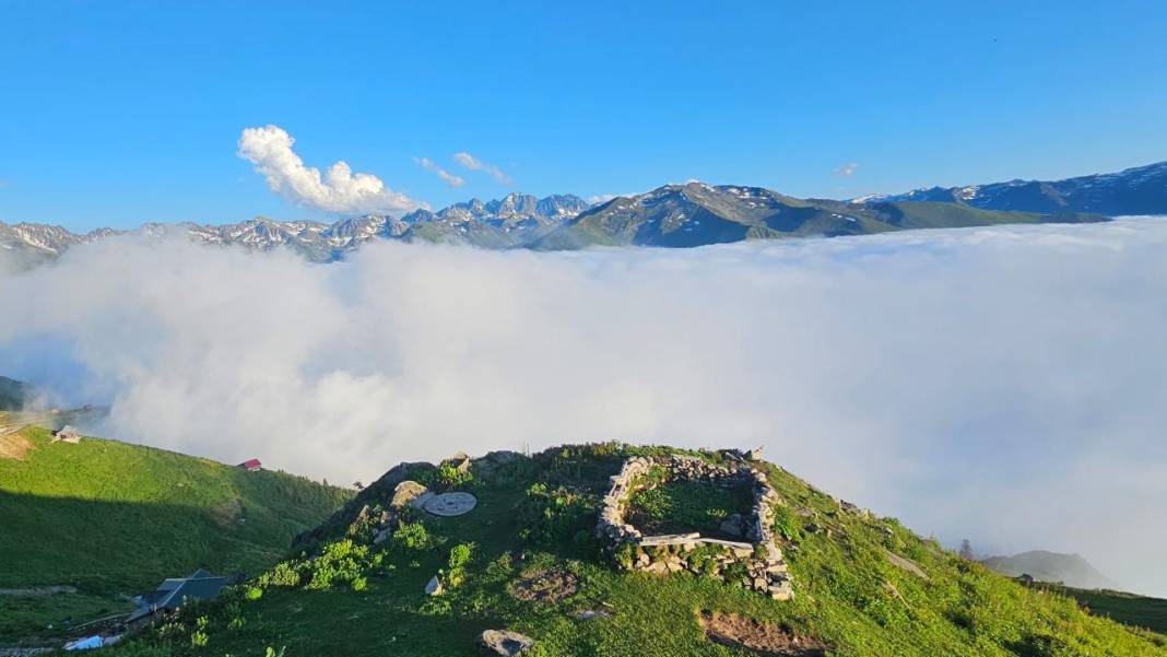 Bulutların üzerindeki yayla: Huser 10