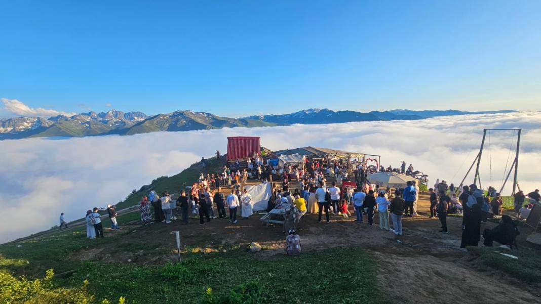 Bulutların üzerindeki yayla: Huser 2