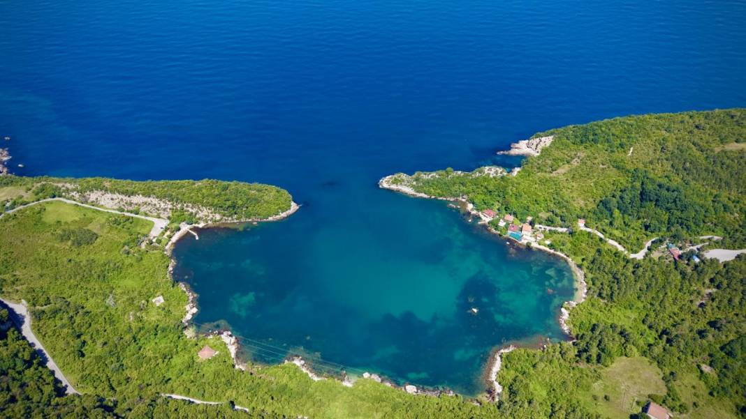 Yeşil ile mavinin buluştuğu adres: Gideros Koyu 13