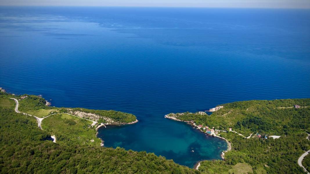 Yeşil ile mavinin buluştuğu adres: Gideros Koyu 9