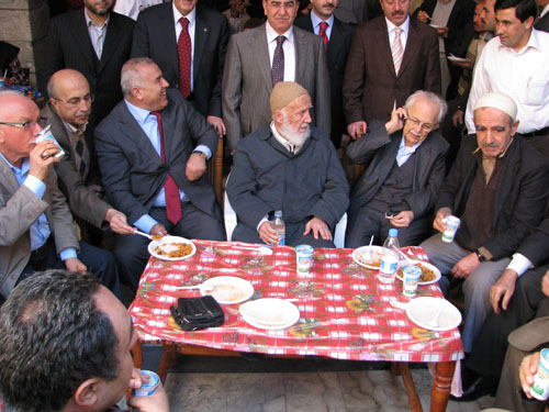 Üstad'ın talebeleri pilav dağıttı 7