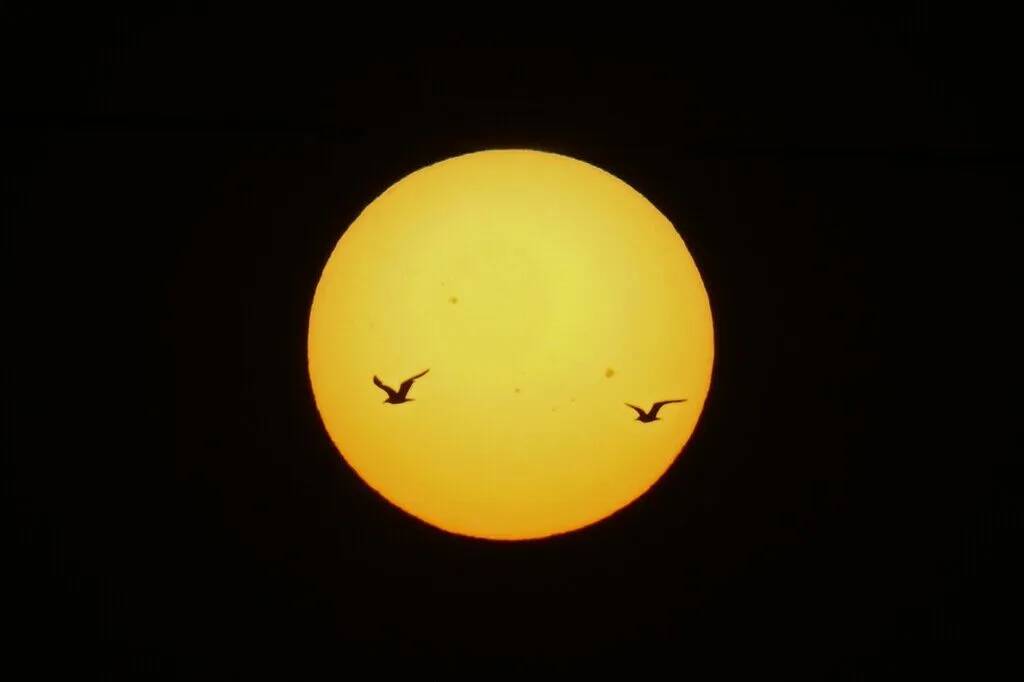 İstanbul'da gün doğumu, Van'da gün batımı 12