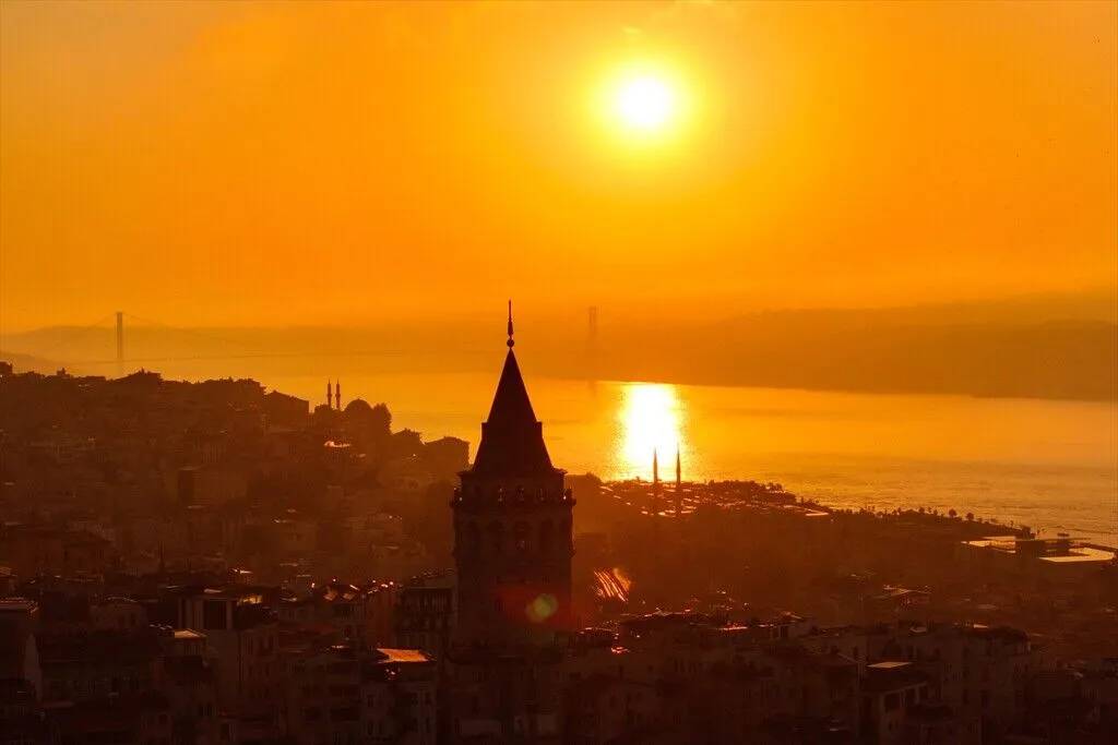 İstanbul'da gün doğumu, Van'da gün batımı 4