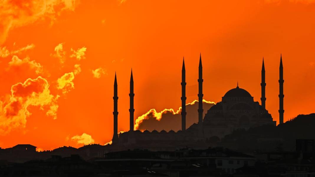 İstanbul'da gün doğumu manzarası 2