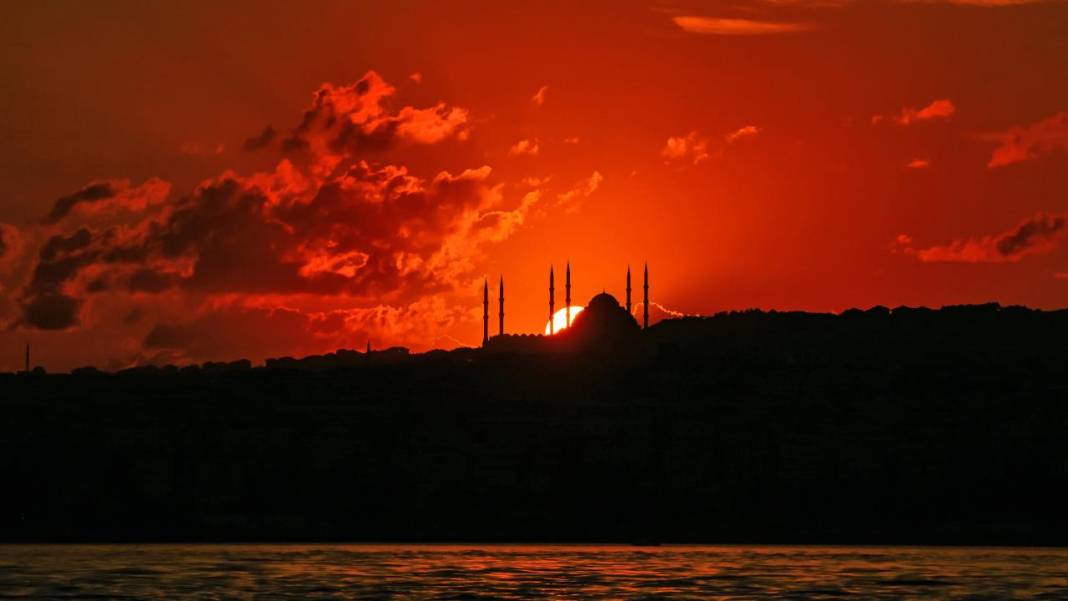 İstanbul'da gün doğumu manzarası 6