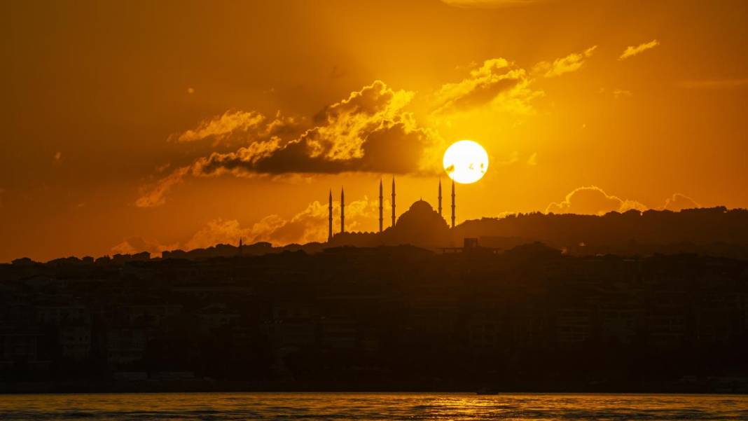 İstanbul'da gün doğumu manzarası 8