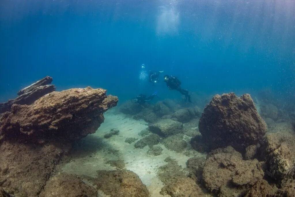 Kuşadası'nın su altı güzelliklerini keşfediyorlar 4