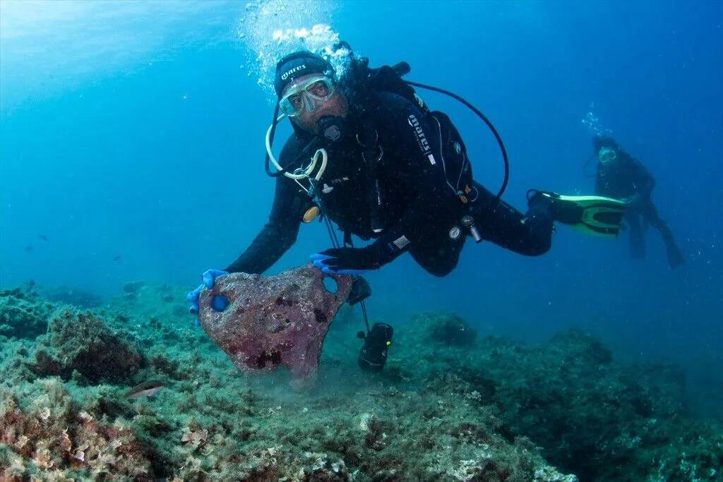 Kuşadası'nın su altı güzelliklerini keşfediyorlar 8