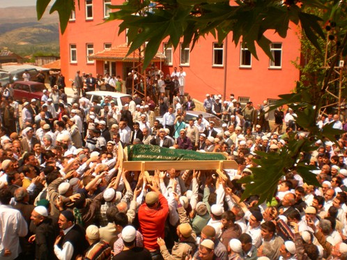 Ali İhsan Tola Ağabey dualarla uğurlandı 12