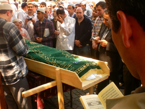 Ali İhsan Tola Ağabey dualarla uğurlandı 2