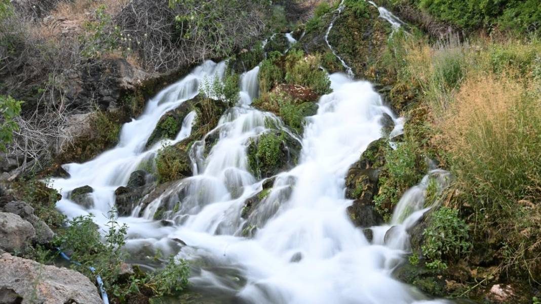 344 basamakla ulaşılan Yeşilköy Şelalesi 11
