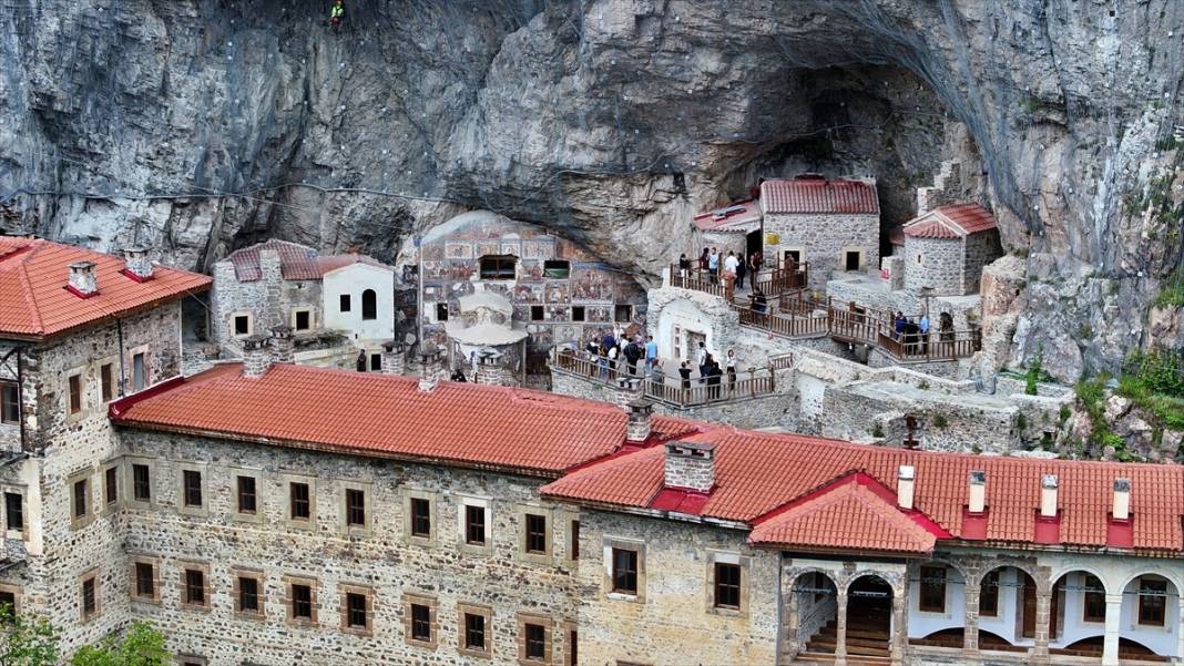 Sümela Manastırı'na ziyaretçi ilgisi artıyor 4